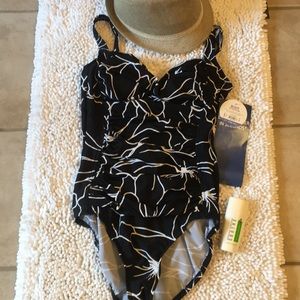 NWT Croft & Barrow body sculptor swimsuit